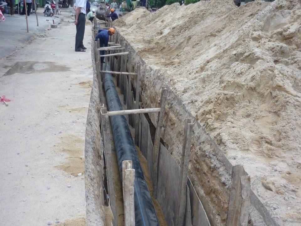 Thi cong ong HDPE Duong Vo Thi Sau.jpg